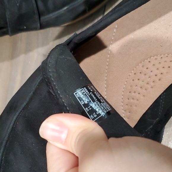Clarks Trish Rose Women Suede ultimate comfort Loafer slip on shoes sz 8… - Picture 12 of 12